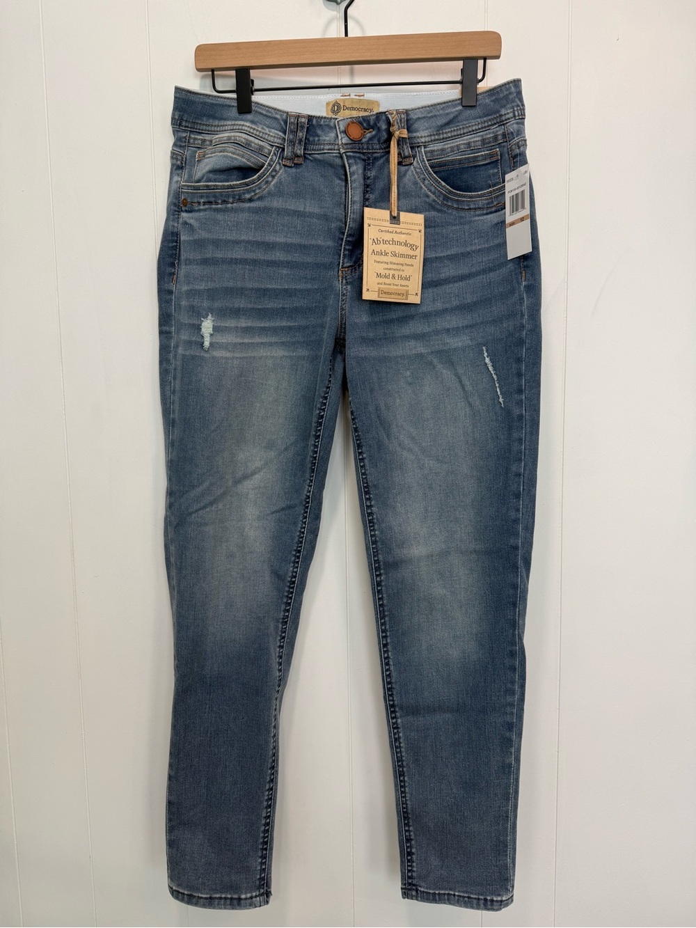 NWT Democracy “Ab” Technology Mid Rise Ankle Skimmer Distressed Jeans Size 12